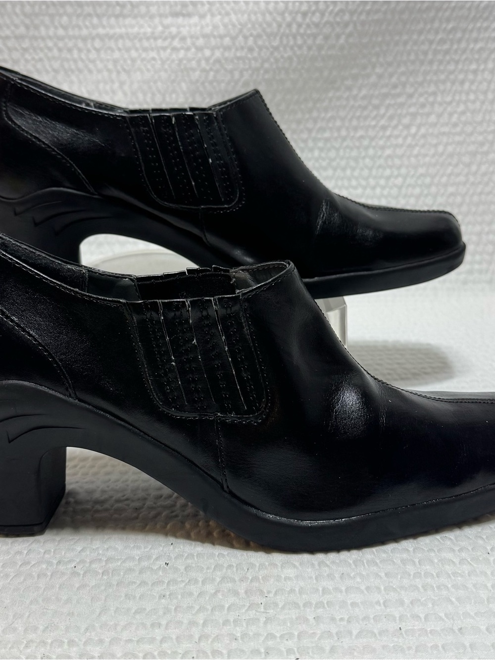 AEROSOLES Black Low Chunky Heel Slip-On Pumps